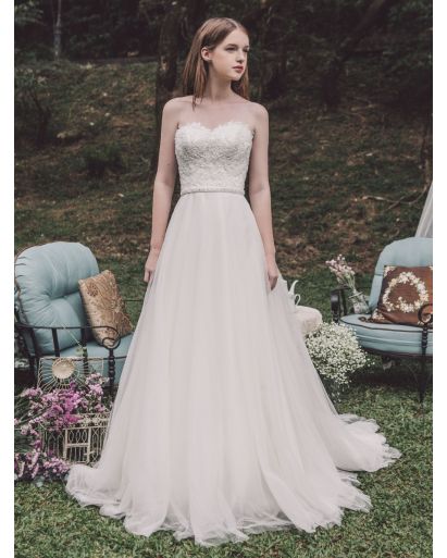 Sweetheart Neckline A-Line Wedding Dress in Tulle