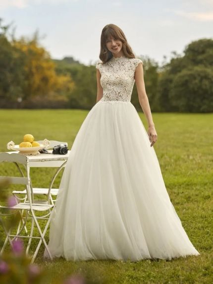 Lace Embroidered Tulle Wedding Dress