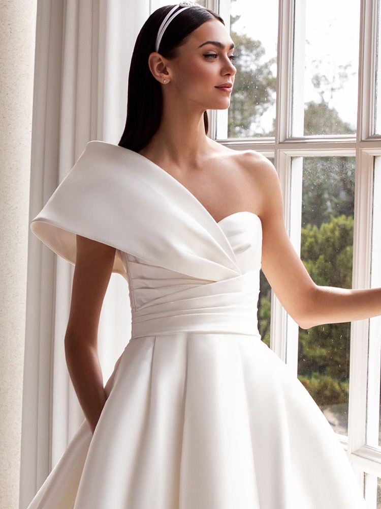Pronovias SEDNA Draped Mikado Princess Wedding Dress KL | Designer ...